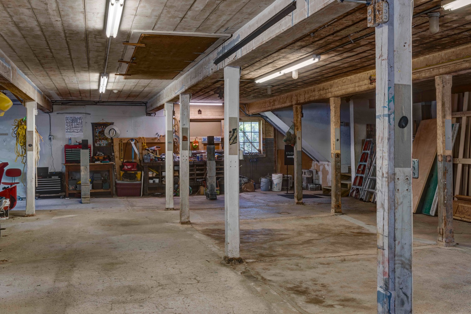 Al Held Archive Fellowship 2023-24: Eli Neuman-Hammond