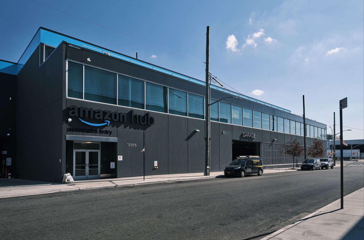 Exterior Image of Brooklyn Logistics Center - Tenant's Signage