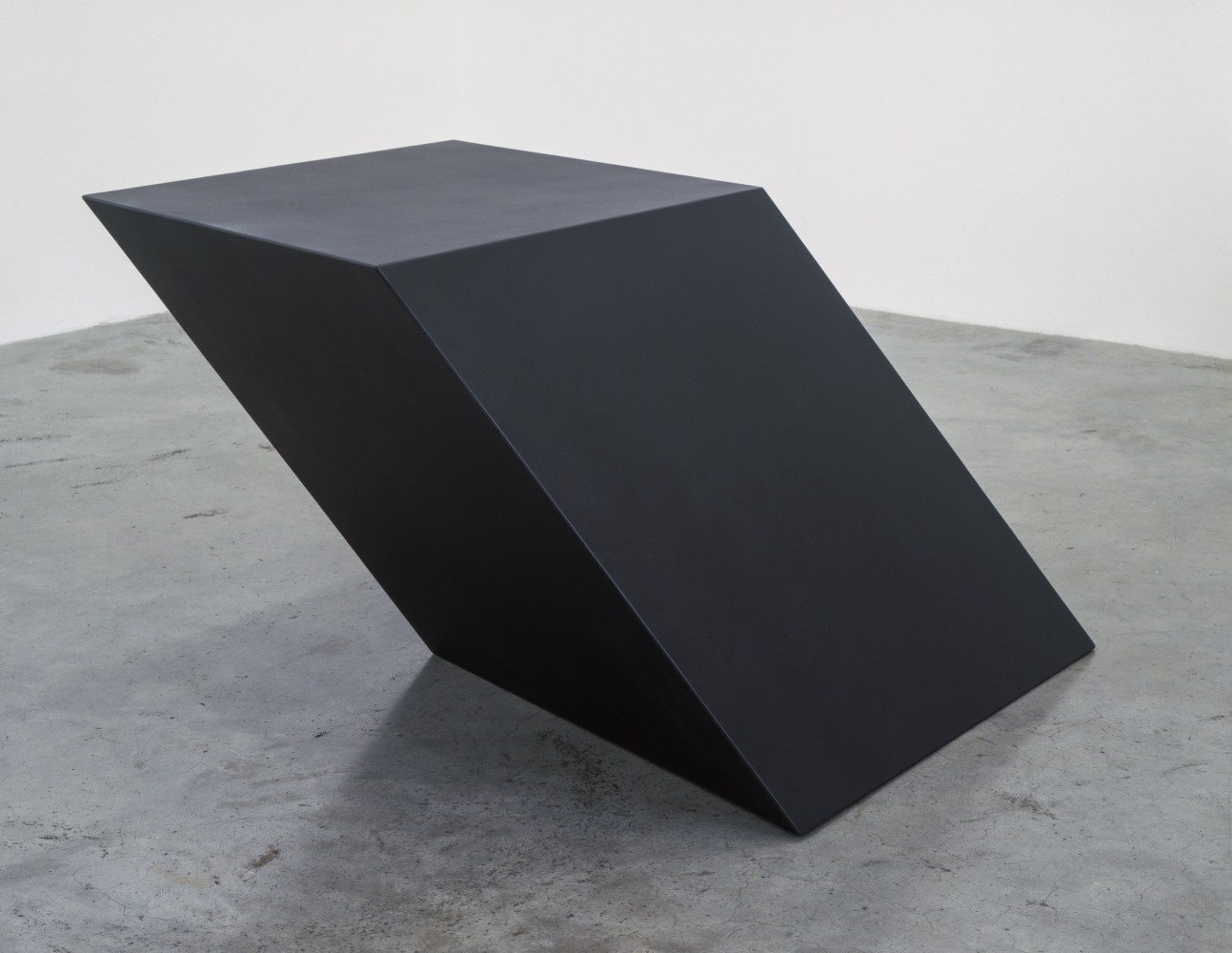 Welded bronze, black patina
20 3/4&amp;nbsp;&amp;times; 36 &amp;times; 42 1/2&amp;nbsp;in. (52.7 &amp;times; 91.4 &amp;times; 108 cm), edition 5/6
Shinsegae Department Store, Seoul, Korea