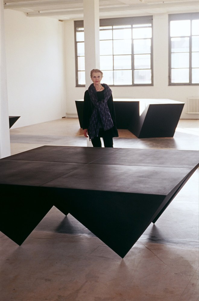 Jane Smith with&amp;nbsp;For P.N.
Tony Smith,&amp;nbsp;Galerie Carr&amp;eacute;e, Villa Arson, Nice, France, 1994