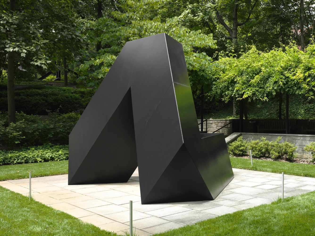 Steel, painted black
11 ft. 5 in. &amp;times; 14 ft. &amp;times; 13 ft. 4 1/2 in. (348 &amp;times; 426.7 &amp;times; 407.7 cm), edition 3/3
Baltimore Museum of Art, MD
Photo Mitro Hood