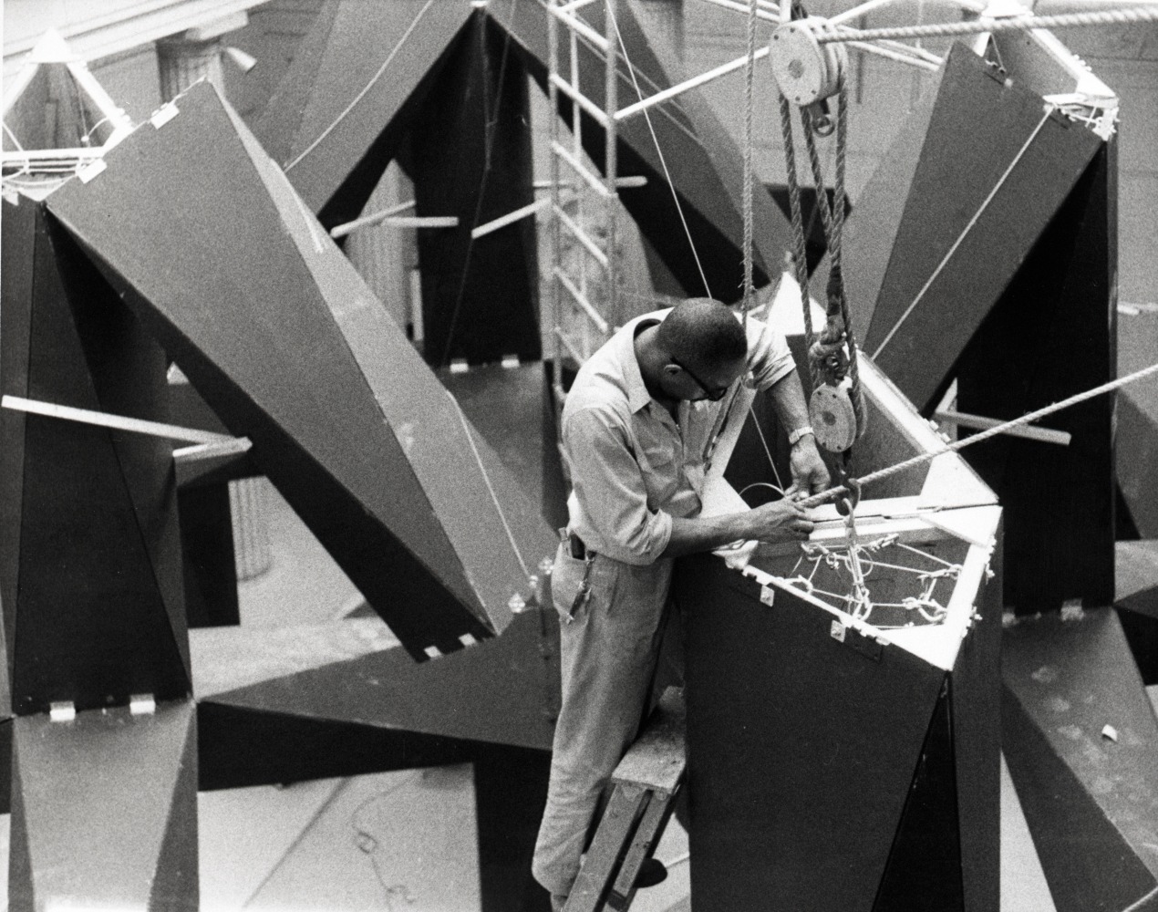 Scale As Content: Ronald Bladen, Barnett Newman, Tony Smith