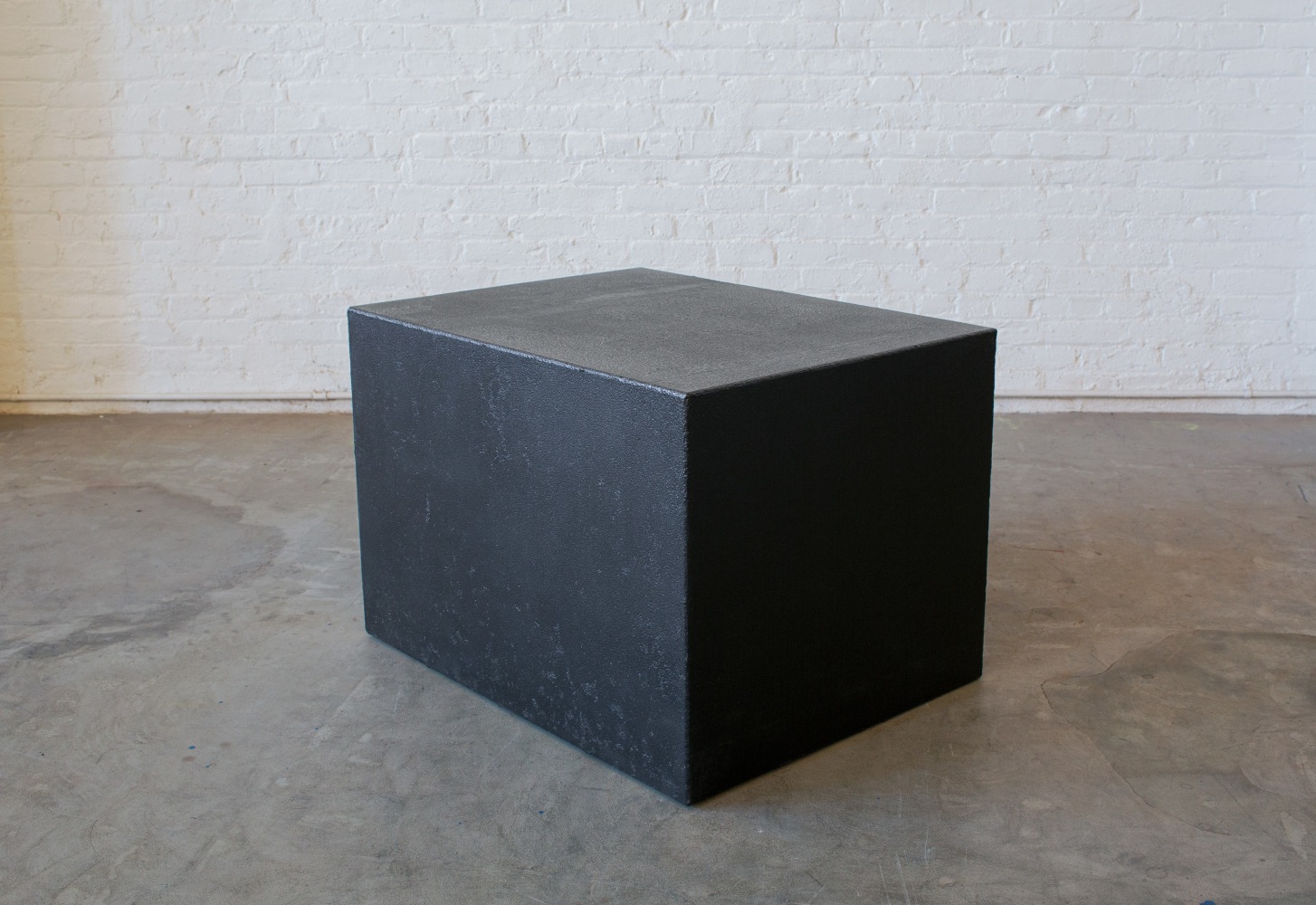 Steel, painted black
221&amp;frasl;2&amp;nbsp;&amp;times; 33 &amp;times; 25 in.&amp;nbsp;(57.2 &amp;times; 83.8 &amp;times; 63.5 cm), edition 1/3
Private collection
&amp;nbsp;