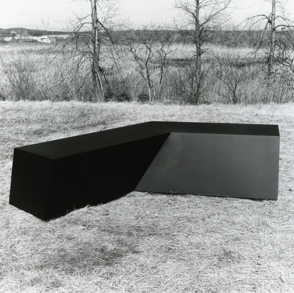 For M.S.
Welded bronze, black patina
33 in. &amp;times; 13 ft. 6 in. &amp;times; 6 ft. 8 in. (83.8 &amp;times; 411.5 &amp;times; 203.2 cm),&amp;nbsp;edition 2/6
IVAM&amp;ndash;Institut Valenci&amp;agrave; d&amp;#39;Art Modern, Spain
Dedication: Mamoru Sato