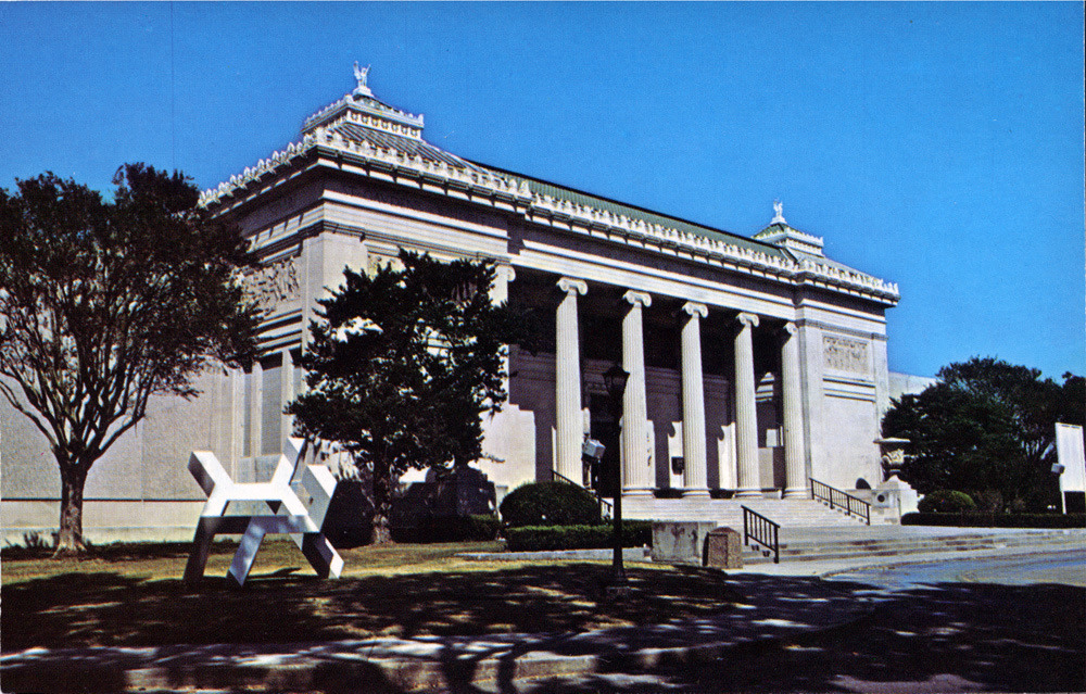 Steel, painted white
8 ft. 5 in. &amp;times; 8 ft. &amp;times; 10 ft. 3 in. (256.5 &amp;times; 243.8 &amp;times; 312.4 cm), unique
The New Orleans Museum of Art, LA
