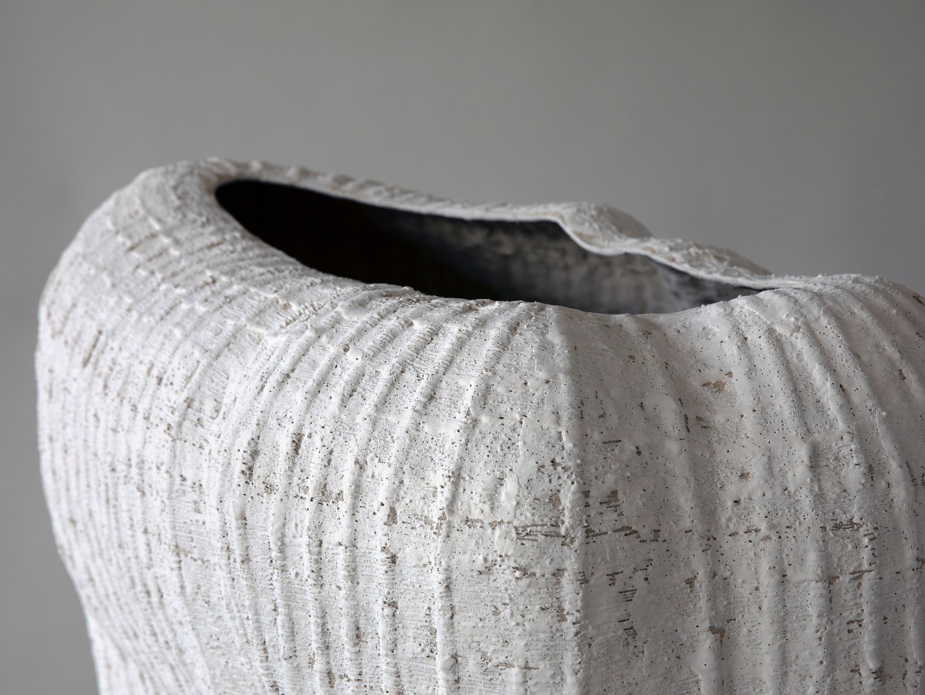 KRISTINA RISKA
Beewords 04, 2022
50.75&amp;quot; H x 27.5&amp;quot; W x 14.5&amp;quot; D