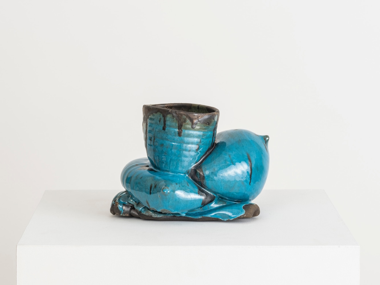 DONNA GREEN
Untitled, 2020
Glazed stoneware
7&amp;rdquo; H x 10&amp;quot; W x 8&amp;quot; D