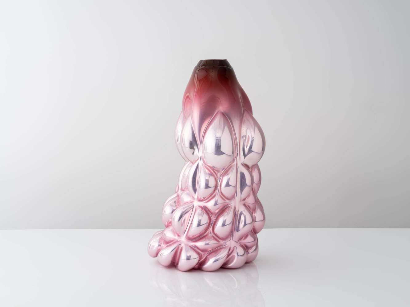HANNA HANSDOTTER 
Tiffany XL Print, Hot Pink Metallic, 2023
Mold-blown glass, mirrored
26" H x 16" W x 13" D