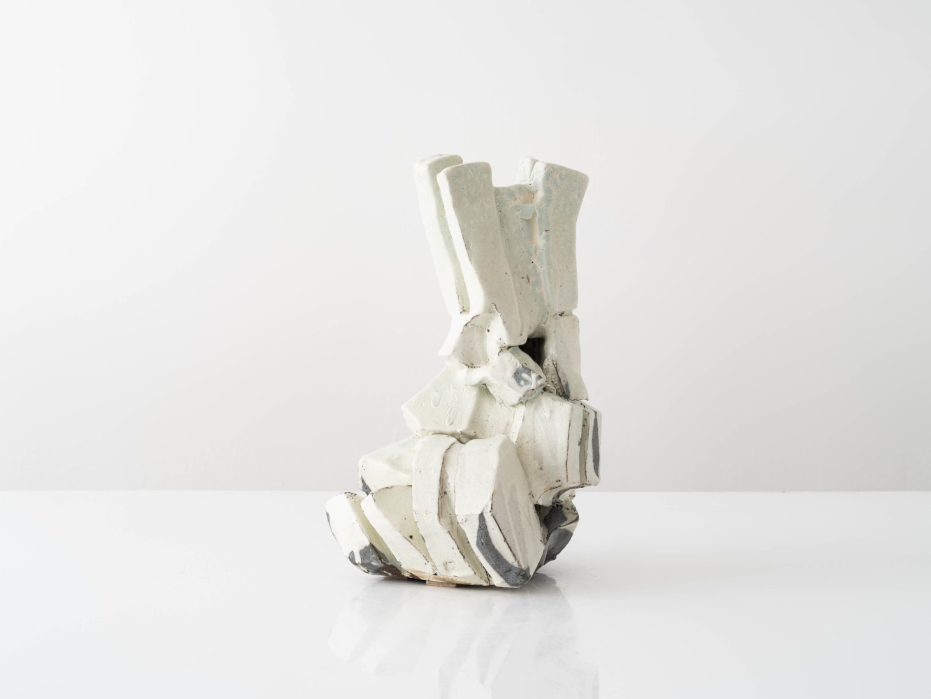 SHOZO MICHIKAWA
Kohiki Sculptural Form, 2022
Glazed stoneware
13" H x 8" Dia.