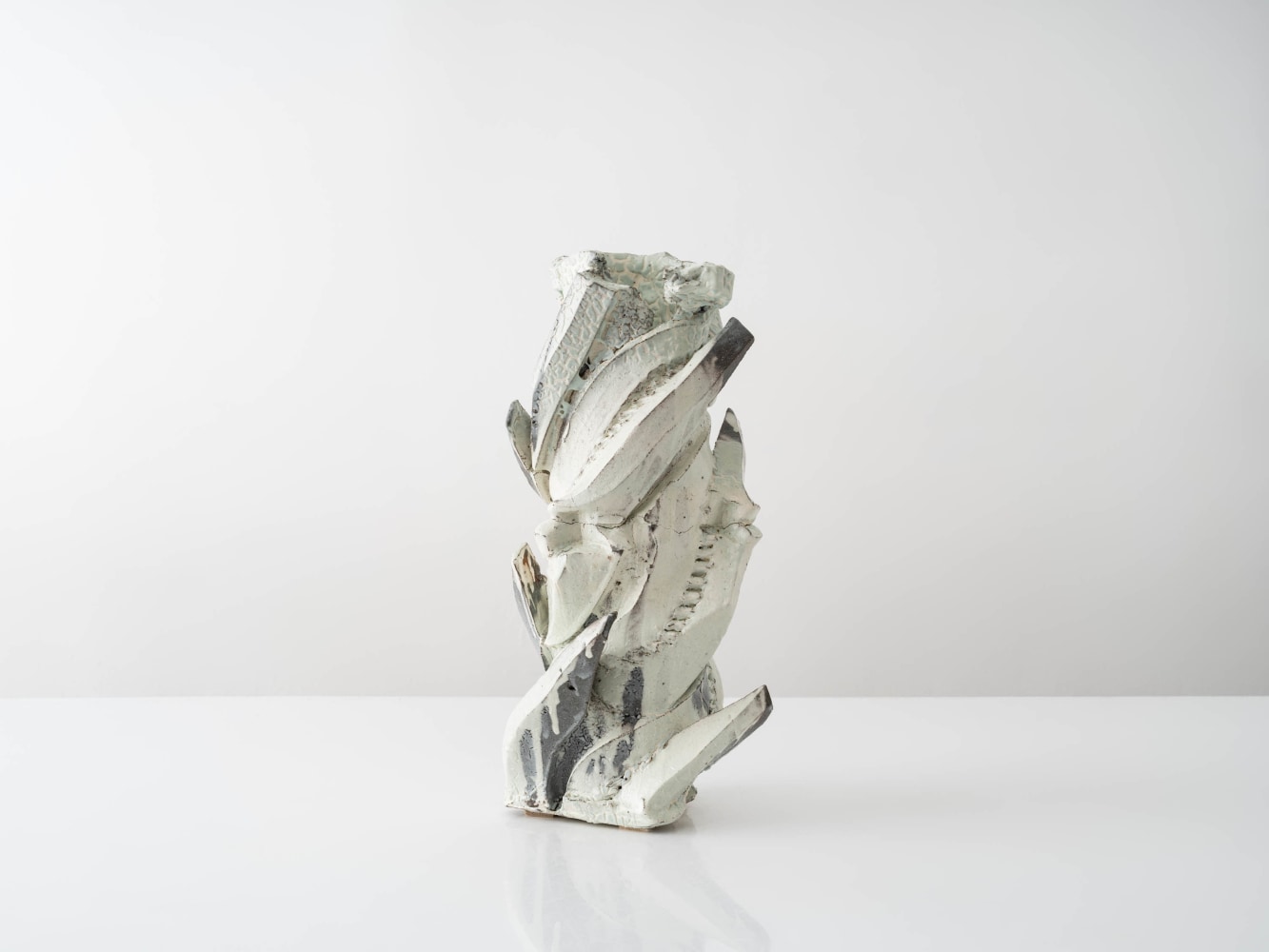 SHOZO MICHIKAWA
Kohiki Sculptural Form, 2024
Glazed stoneware
16.75" H x 8.25" Dia.