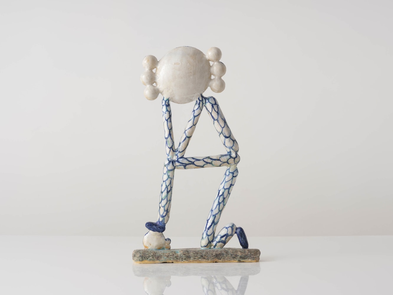 EUN-HA PAEK
Broken Champ, 2023
Glazed stoneware
19" H x 12" W x 3" D