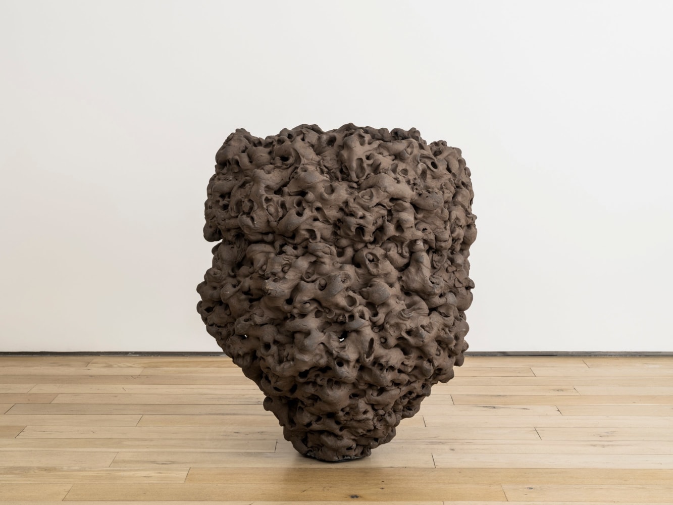 DONNA GREEN
Untitled, 2023
Glazed stoneware
32” H x 26” Dia