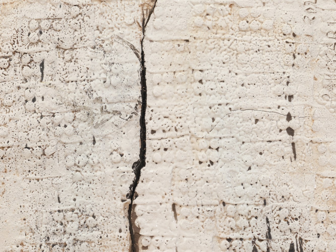 PEKKA PAIKKARI
First Snow, 2024
Glazed stoneware, reclaimed wood
29" H x 32" W