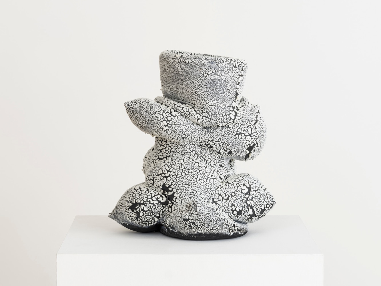 DONNA GREEN
Untitled, 2023
Glazed stoneware
15" H x 12” W x 11” D