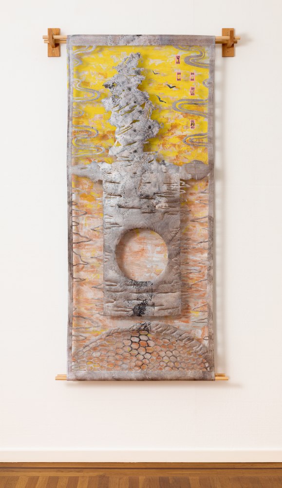 Aaron Chung
Distill, 2021
acrylic on cut canvas on mesh with custom brackets
72 x 42 x 8 in.