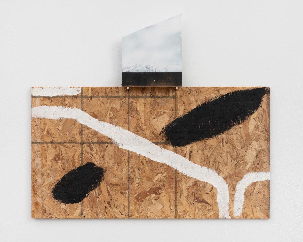Richard Tuttle
Prong, 28,2024
wood, metal, acrylic paint, nails
34-1/2&amp;quot; &amp;times; 40-5/8&amp;quot; &amp;times; 3-1/4&amp;quot; (87.6 cm &amp;times; 103.2 cm &amp;times; 8.3 cm)