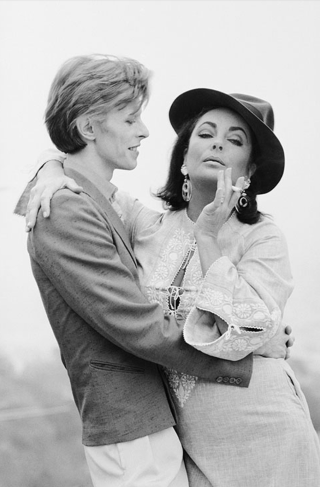 Terry O'Neill, David Bowie and Elizabeth Taylor, 1975