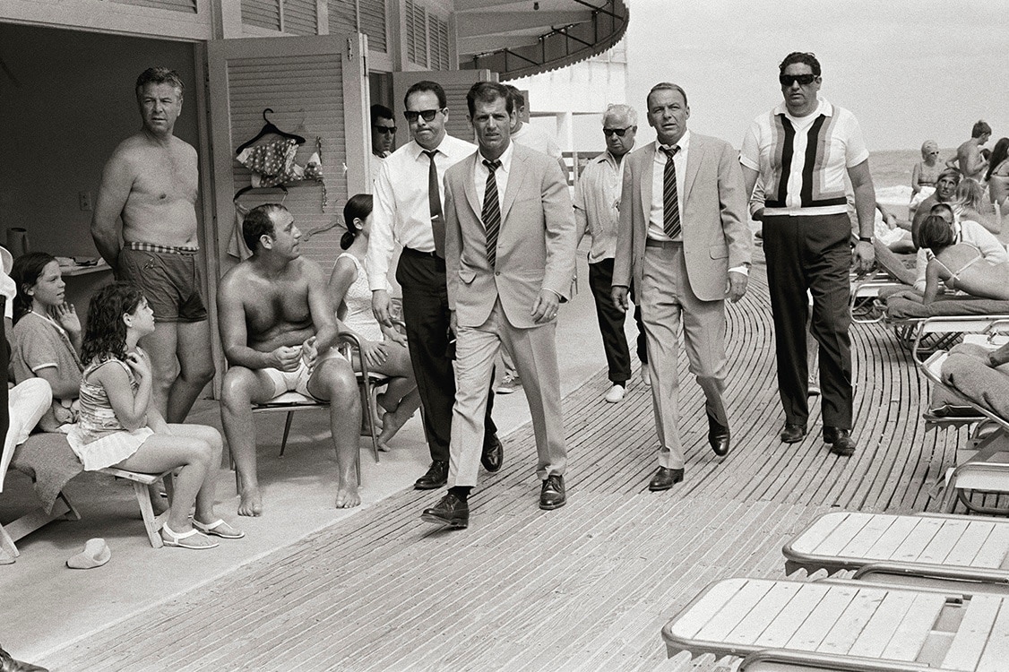 Terry O'Neill, Frank Sinatra, Miami Boardwalk, 1968