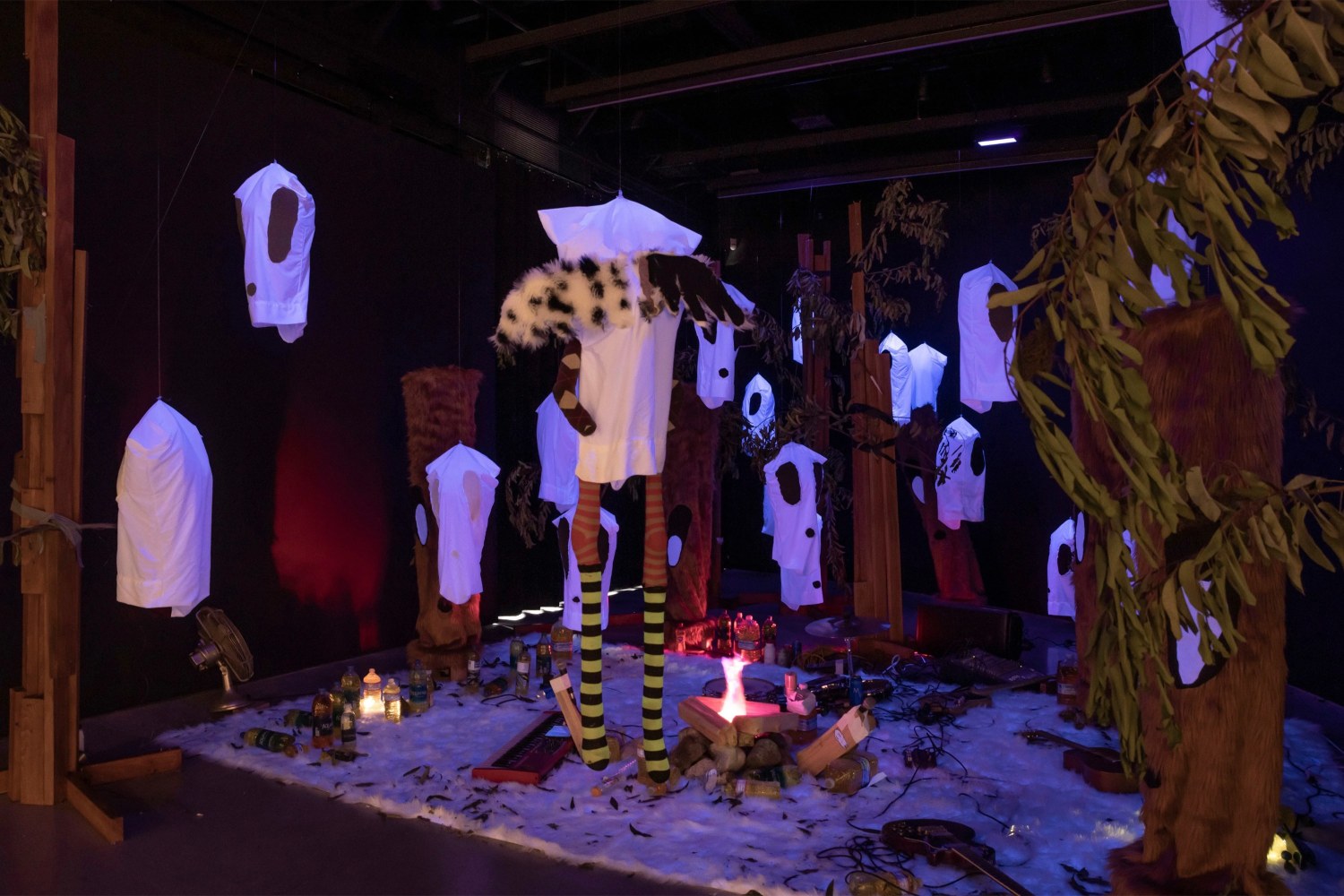 Jon Pylypchuk

i&amp;#39;ve got love for you

2023

Mixed media installation

Dimensions variable

$75,000