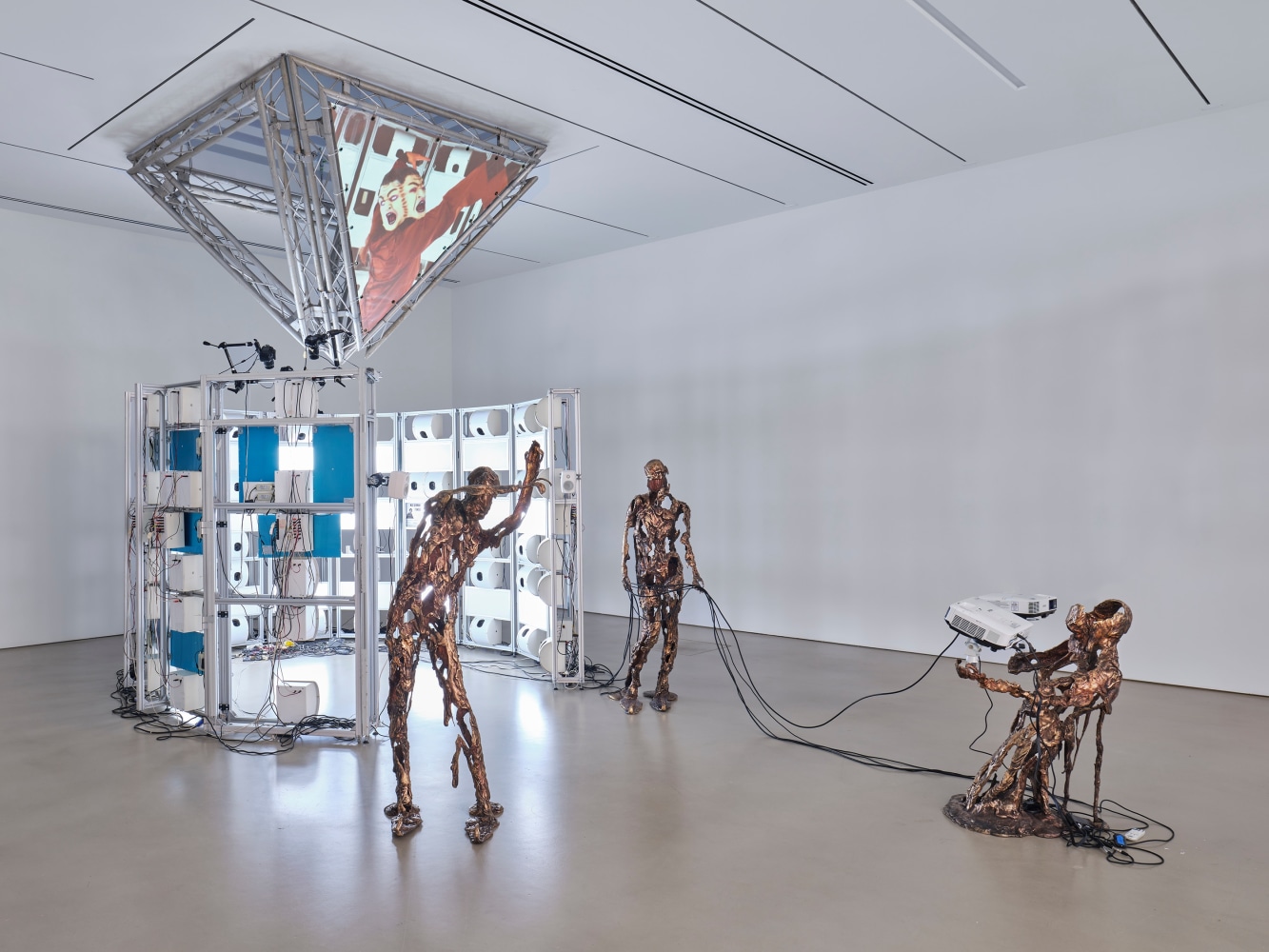 Raphaela Vogel

I Am Touching

2023

3D scanner, bronze sculpture, aluminum with tarp, video (color, sound, 4:03 min., loop)

110 x 160 x 300 inches

(RV 23/001)