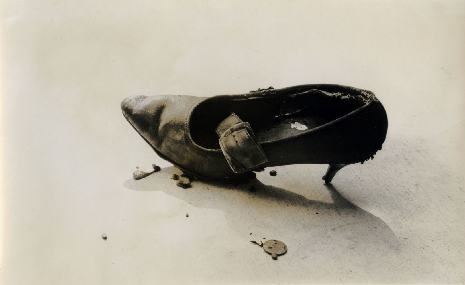 JAY DeFEO

Untitled

1973

Gelatin silver print

Sheet: 5 by 8 in.&amp;nbsp; 12.7 by 20.3 cm.

(MI&amp;amp;N 14727)
