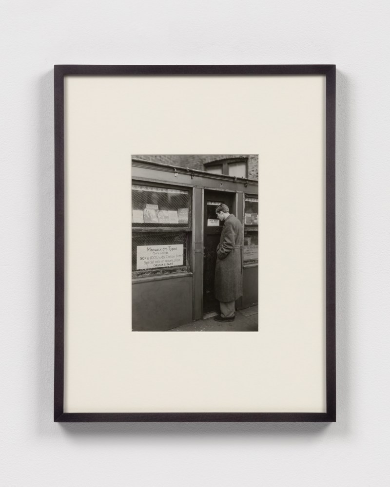 Bookshop on Seventh Avenue South, c. 1948

gelatin silver print, vintage

9&amp;frac12; x 6&amp;frac34; in. / 24.1 x 17.1 cm