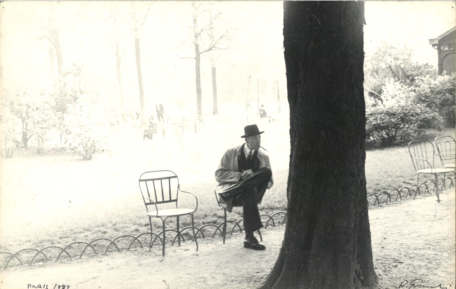 Untitled, Paris, 1949

gelatin silver print mounted on card

8 1/2 x 13 1/2 in.