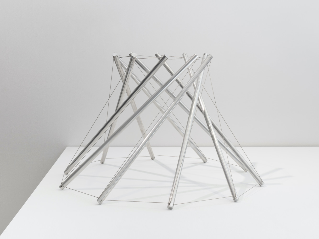 VX, 1968-1989

aluminum and stainless-steel cable, edition of 4

13 x 21 1/2 x 21 1/2 in. / 33 x 54.6 x 54.6 cm