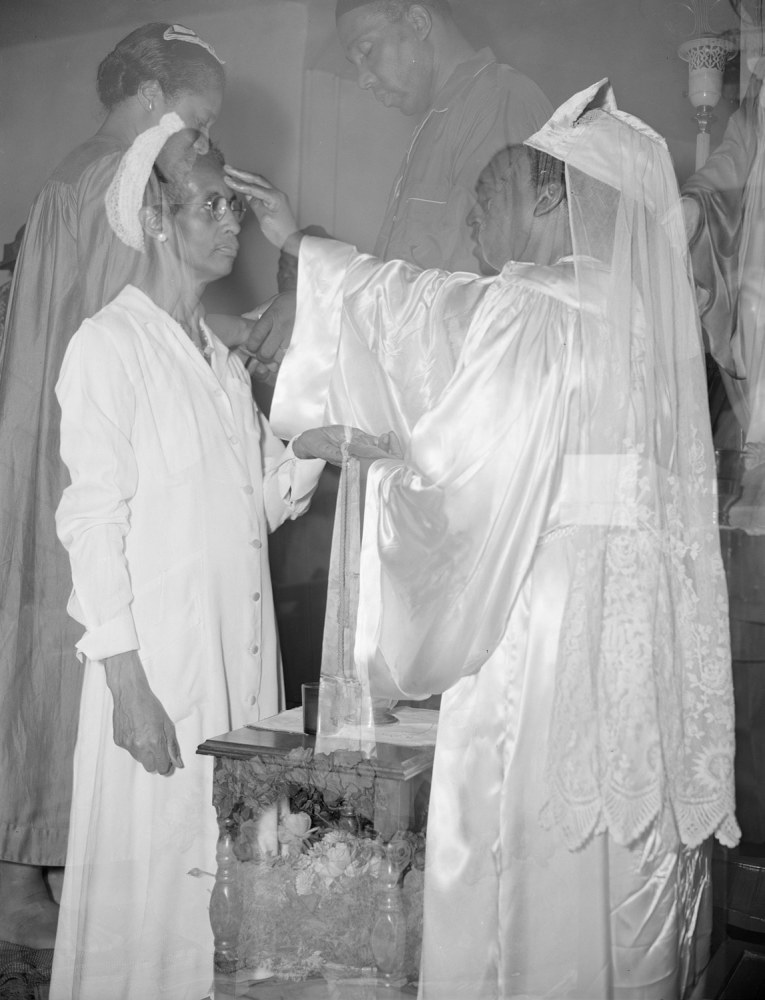 Gordon Parks,&amp;nbsp;Receving Anointment,&amp;nbsp;Washington, D.C., 1942