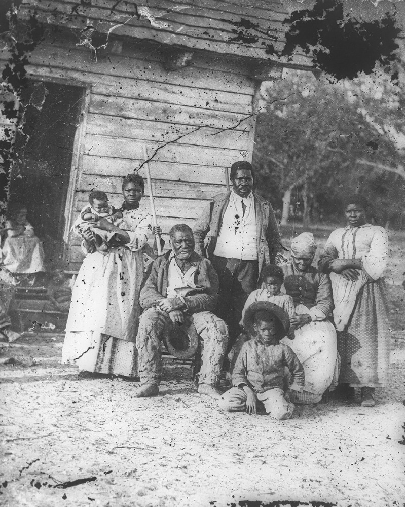 Five generations of enslaved people&amp;nbsp;on Smith&amp;#39;s Plantation, Beaufort, South Carolina, 1862 (Courtesy Library of Congress)
