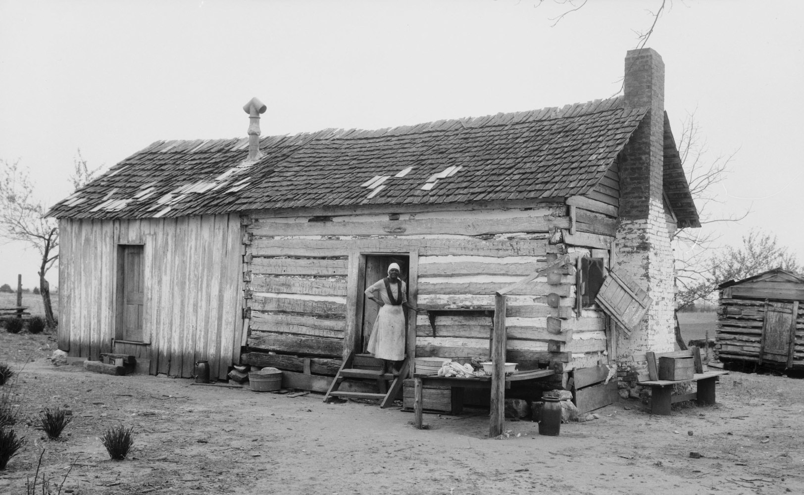 Quarters of enslaved people, Leighton, Colbert County, Alabama, photo taken 1935
(Courtesy Library of Congress)