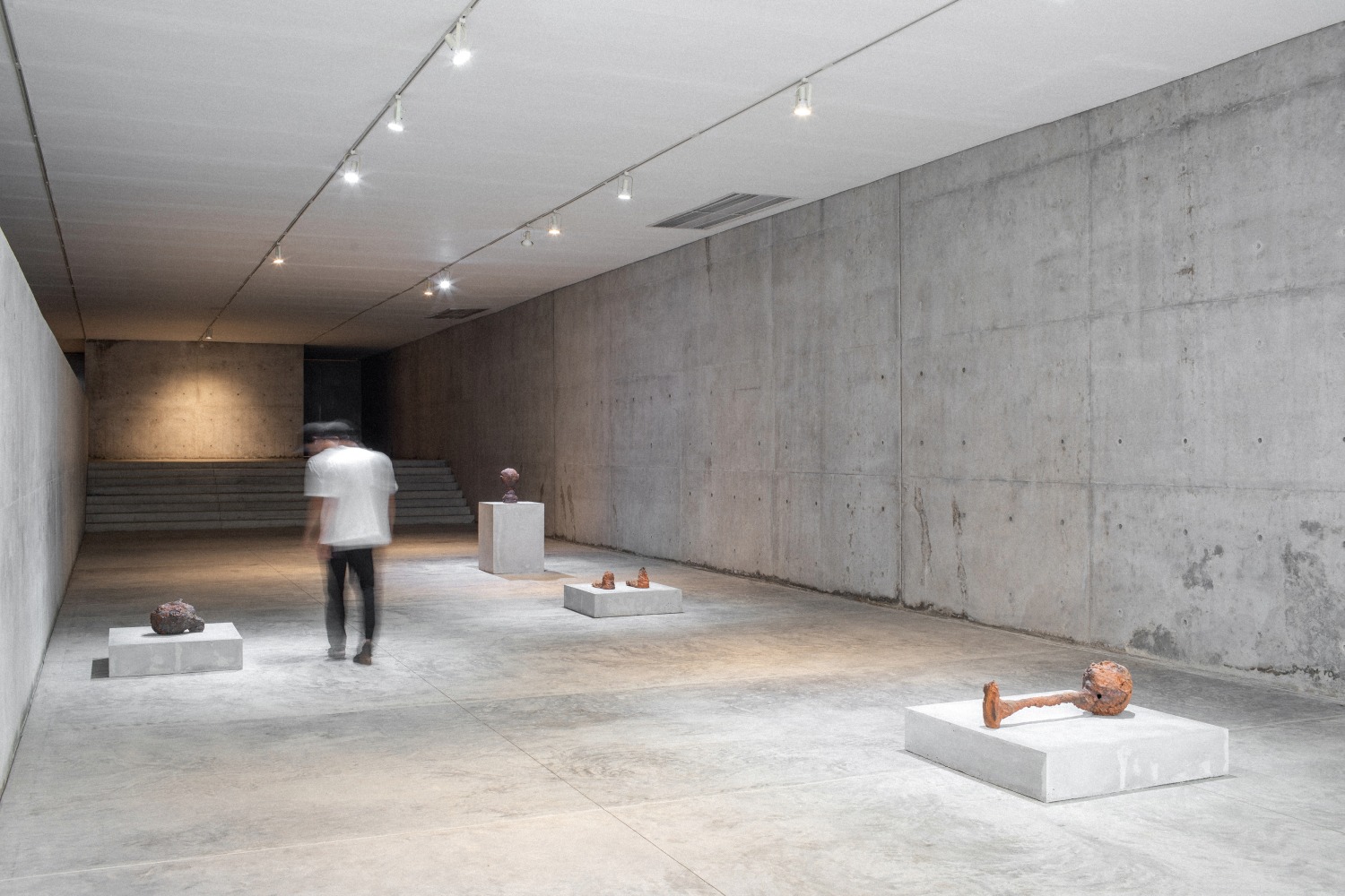 Huma Bhabha,&amp;nbsp;February 12 &amp;ndash; December 31, 2022, Fundaci&amp;oacute;n Casa Wabi,&amp;nbsp;Puerto Escondido,&amp;nbsp;Oaxaca, Mexico,&amp;nbsp;Installation&amp;nbsp;view