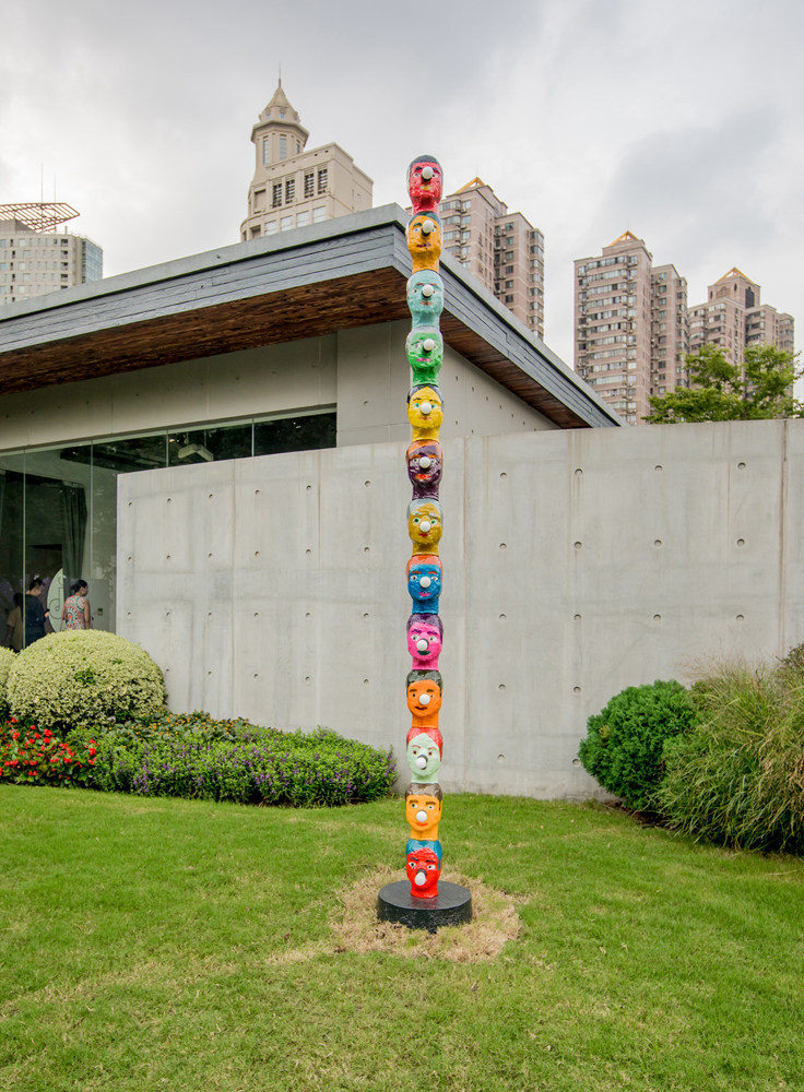 Evan Holloway
Triskaidekastack,&amp;nbsp;2018
powder-coated aluminum, high-temp spray paint, bulbs, fixtures, wiring, and lighting controller
132 x 17 x 17 inches
(335.3 x 43.2 x 43.2 cm)
Installation view, The Jing&amp;rsquo;an International Sculpture Project (JISP) Biennale, September 20&amp;nbsp;&amp;ndash; December 20, 2018,&amp;nbsp;Jing&amp;rsquo;an Sculpture Park, Shanghai,&amp;nbsp;Photo by&amp;nbsp;Yi Huang
&amp;nbsp;