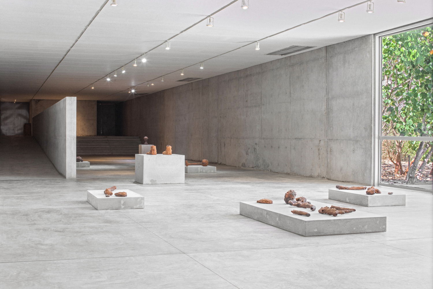 Huma Bhabha,&amp;nbsp;February 12 &amp;ndash; December 31, 2022, Fundaci&amp;oacute;n Casa Wabi,&amp;nbsp;Puerto Escondido,&amp;nbsp;Oaxaca, Mexico,&amp;nbsp;Installation&amp;nbsp;view