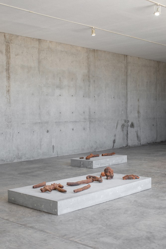 Huma Bhabha,&amp;nbsp;February 12 &amp;ndash; December 31, 2022, Fundaci&amp;oacute;n Casa Wabi,&amp;nbsp;Puerto Escondido,&amp;nbsp;Oaxaca, Mexico,&amp;nbsp;Installation&amp;nbsp;view