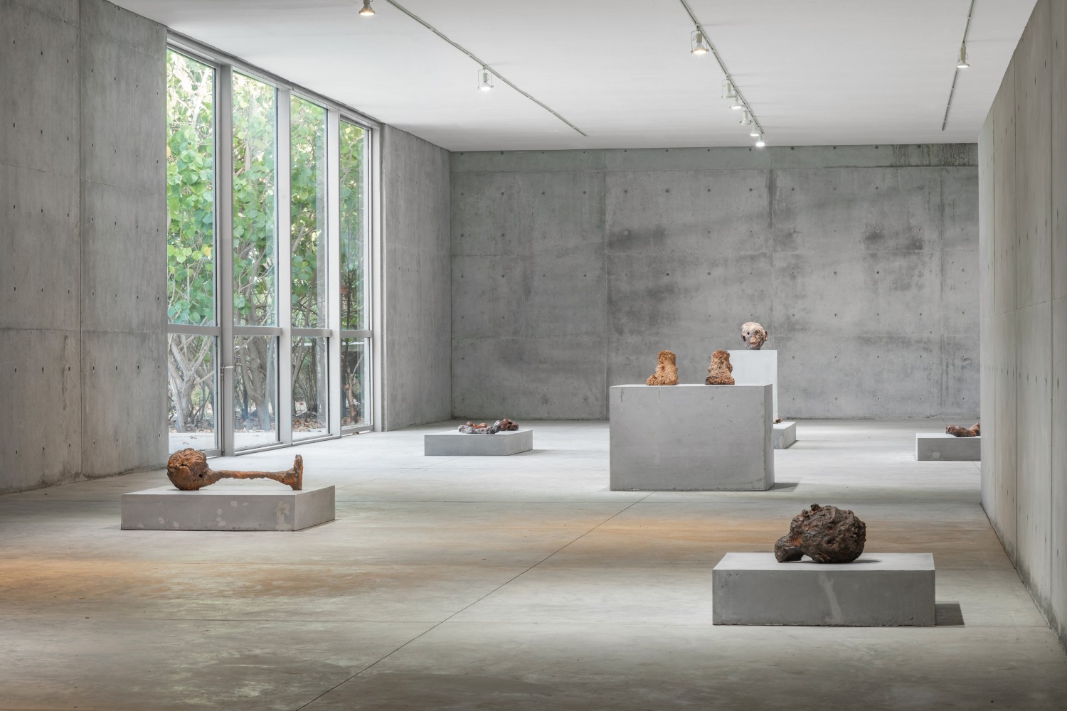 Huma Bhabha,&amp;nbsp;February 12 &amp;ndash; December 31, 2022, Fundaci&amp;oacute;n Casa Wabi,&amp;nbsp;Puerto Escondido,&amp;nbsp;Oaxaca, Mexico,&amp;nbsp;Installation&amp;nbsp;view