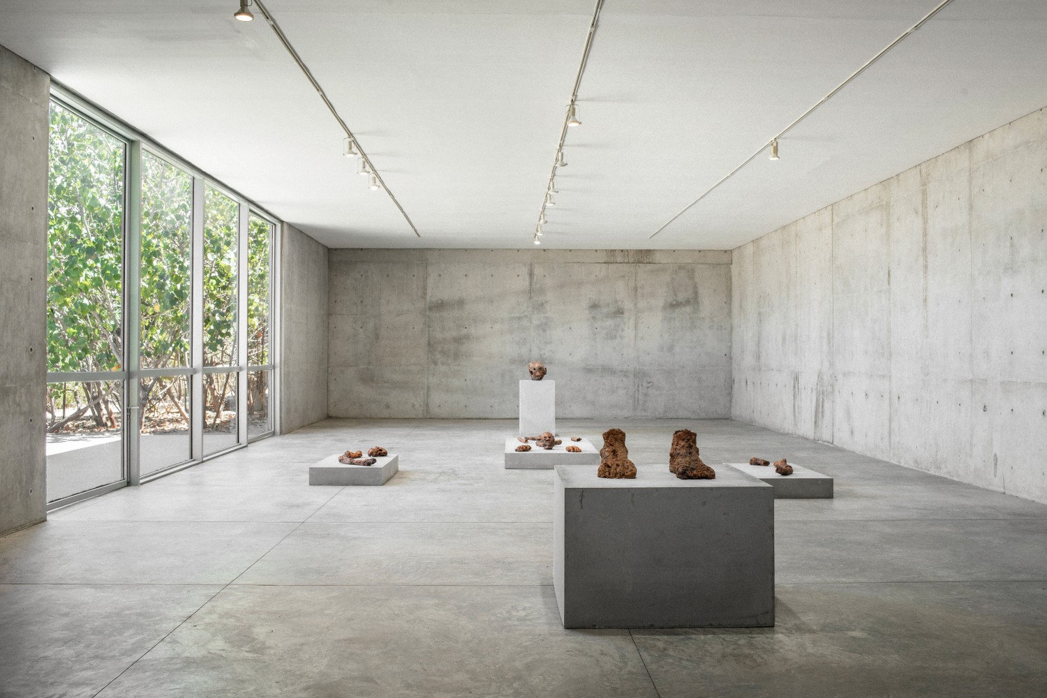 Huma Bhabha,&amp;nbsp;February 12 &amp;ndash; December 31, 2022, Fundaci&amp;oacute;n Casa Wabi,&amp;nbsp;Puerto Escondido,&amp;nbsp;Oaxaca, Mexico,&amp;nbsp;Installation&amp;nbsp;view