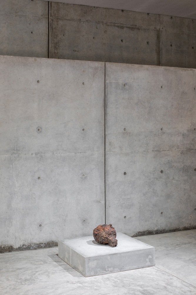 Huma Bhabha,&amp;nbsp;February 12 &amp;ndash; December 31, 2022, Fundaci&amp;oacute;n Casa Wabi,&amp;nbsp;Puerto Escondido,&amp;nbsp;Oaxaca, Mexico,&amp;nbsp;Installation&amp;nbsp;view