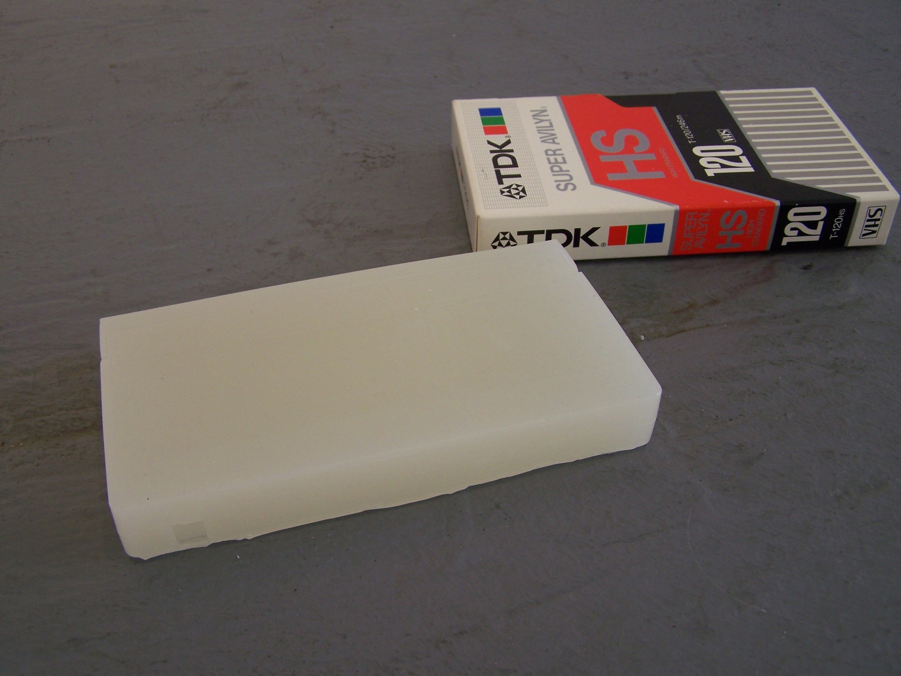 resin made video cassette