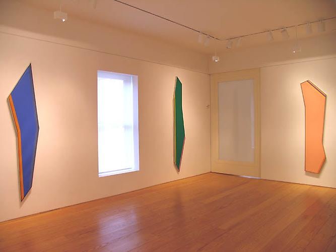 Installation view, Kenneth Noland: Shaped Paintings 1981-82, 2010