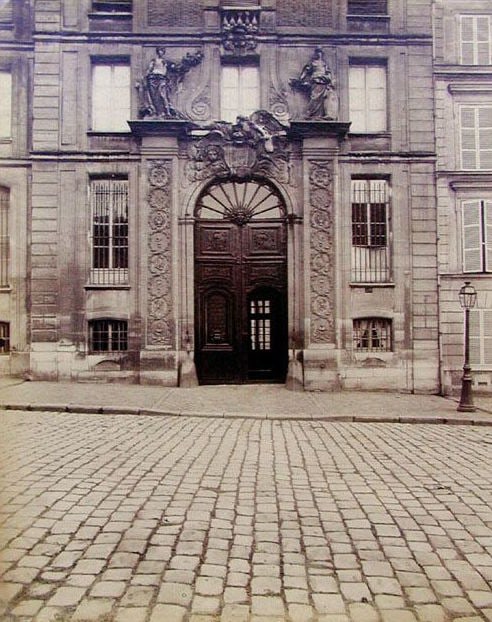 Eug&egrave;ne Atget, Porte, Versailles [Rue de l&#039;Orangerie], 1902