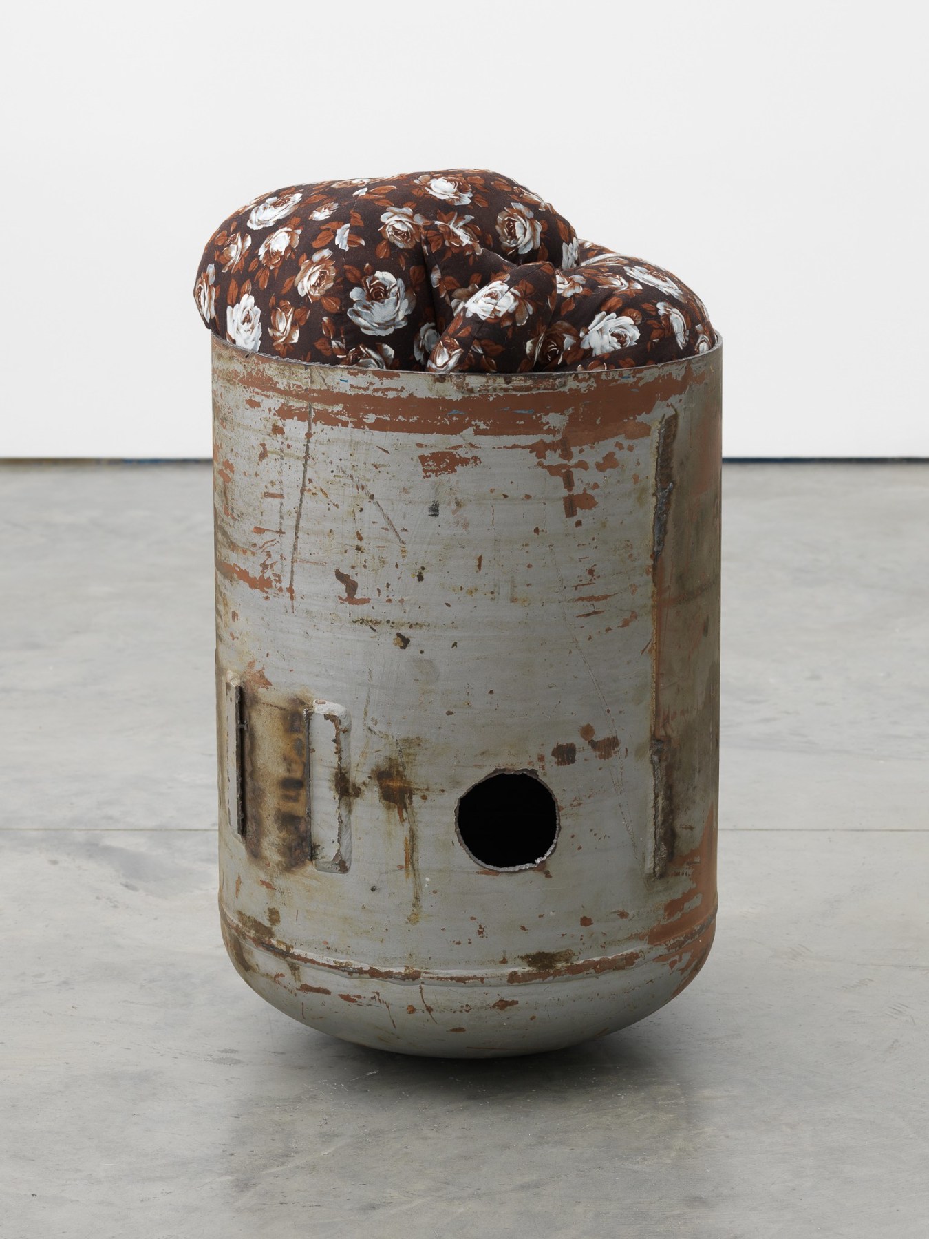 Elad Lassry, Untitled (Pod, Brown Floral, 3), 2018