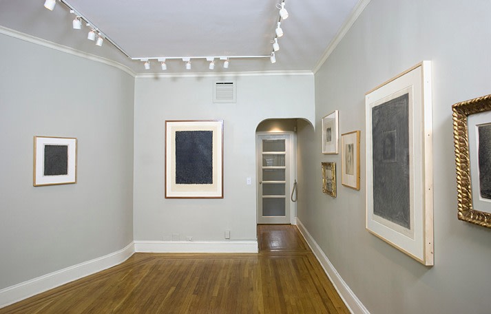 Installation view of Jasper Johns / Georges Seurat Drawings at Craig F. Starr Gallery