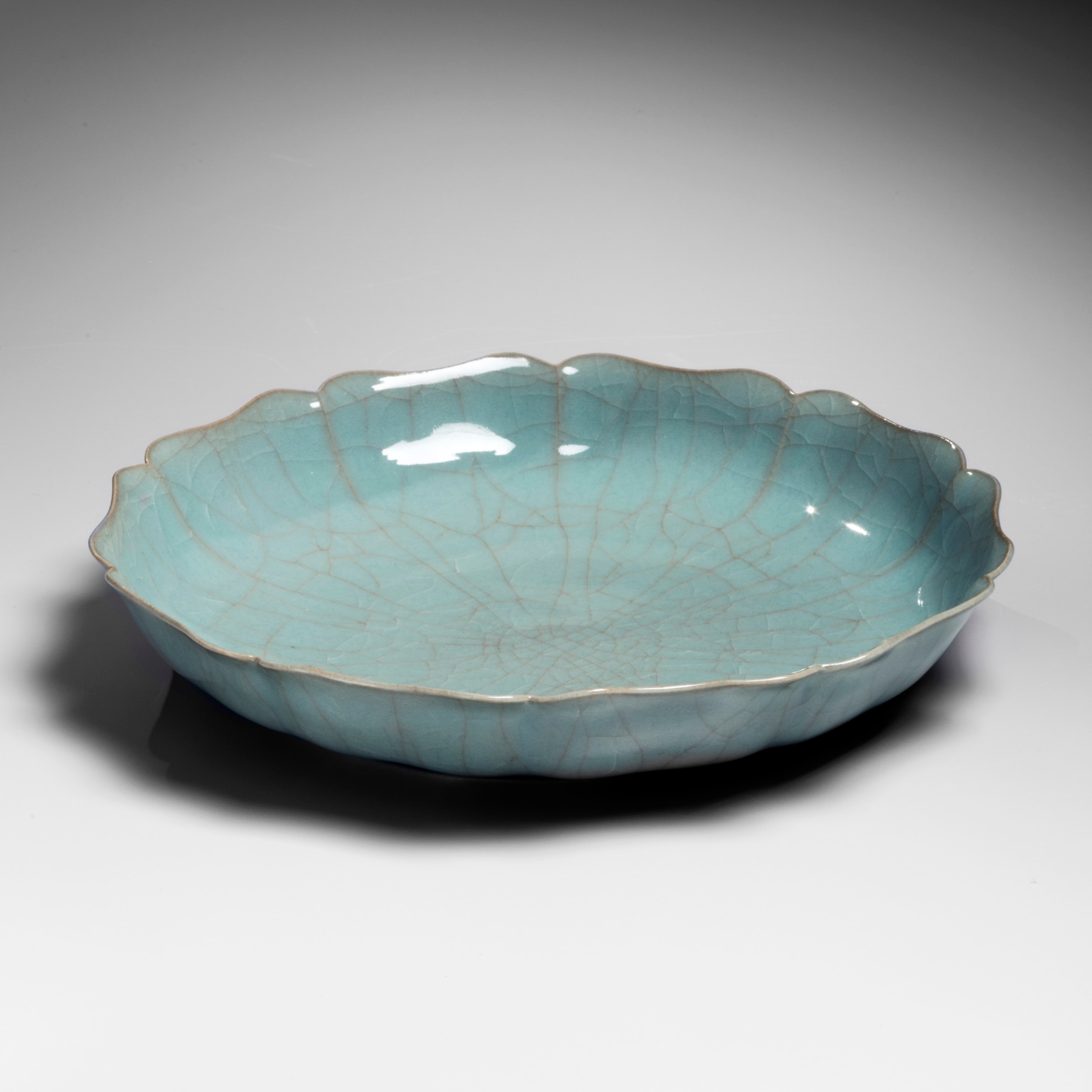 Kawase Shinobu (b. 1950), Ten petal, flower-shaped crackled celadon shallow bowl
