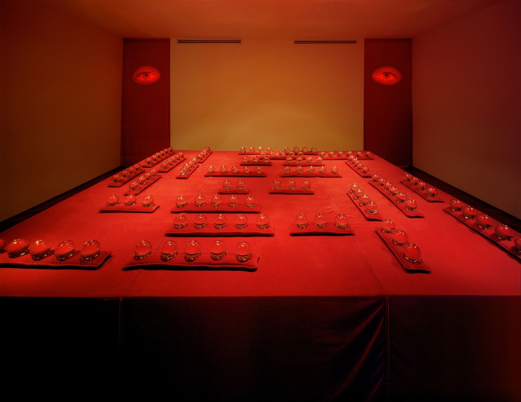 Installation view of Jaume Plensa,&nbsp;Banquo&#039;s Banquet, 2000