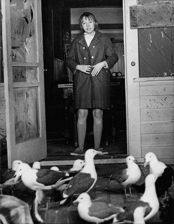 &quot;The Birds,&quot; Veronica Cartwright (with seagulls), 1963, 14 x 11 Vintage Silver Gelatin Photograph