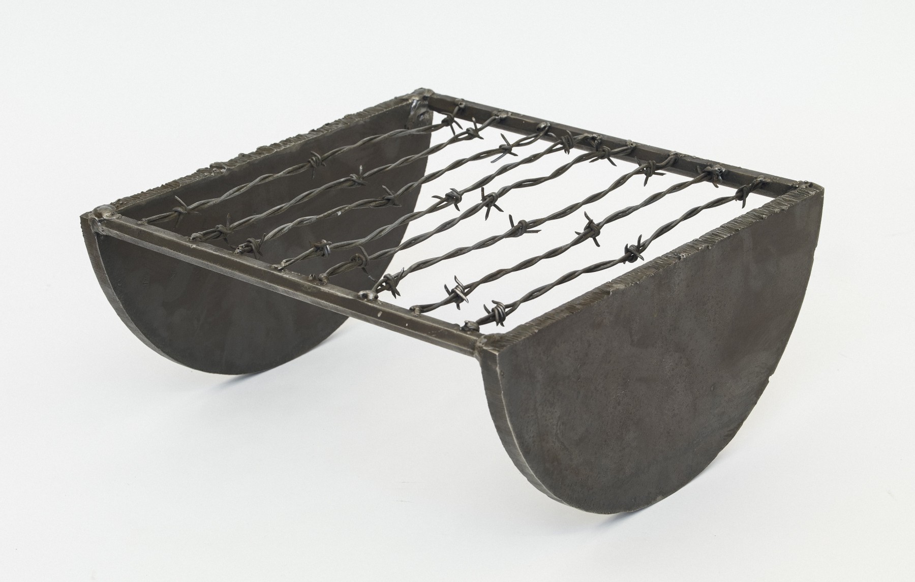 Level, 1973, Welded steel and barbed wire