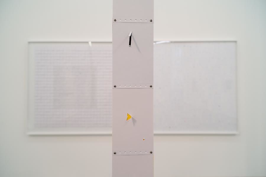 Marco Maggi, fanfold, Installation view, 2013.