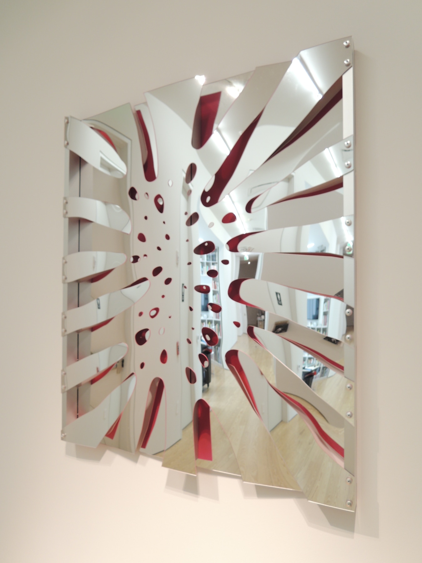 Thomas Glassford.&nbsp;(b. 1963, USA/Mexico).&nbsp;Untitled, 2014.&nbsp;Mirrored Plexiglas and anondized aluminum 48 1/32 x 41 x 2 11/32 in. (122 x 104.1 x 6 cm.)