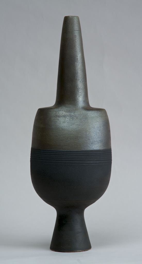  Wayne Ngan, Sculptural Vase with Lines, 2014